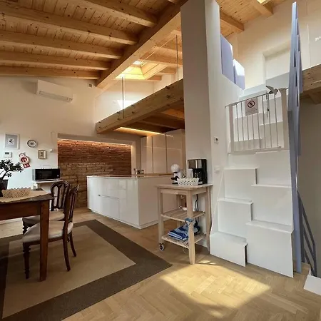La Piccola Casa Al - Intera Casa Con 3 E 2 Box בית נופש