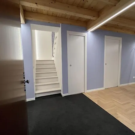 La Piccola Casa Al - Intera Casa Con 3 E 2 Box בית נופש